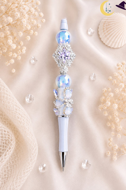 Stylo perlé blanc irisé – élégance féerique et douceur cristalline
